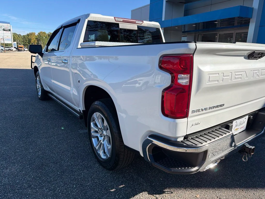 Used 2024 Iridescent Pearl Tricoat Chevrolet LTZ image 3