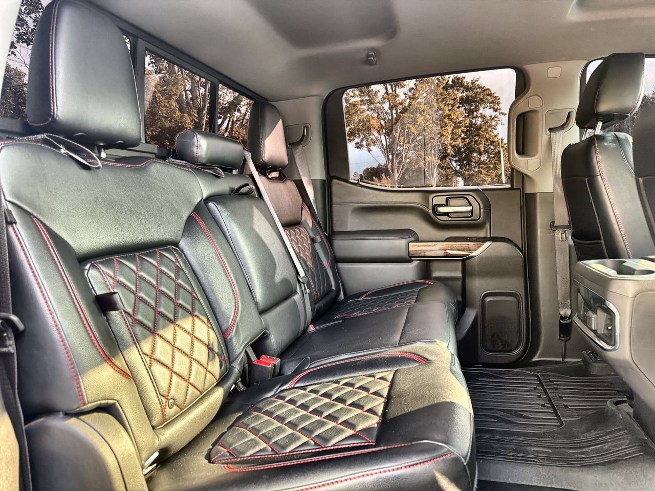 Used 2021 SUMMIT WHITE GMC Elevation image 22