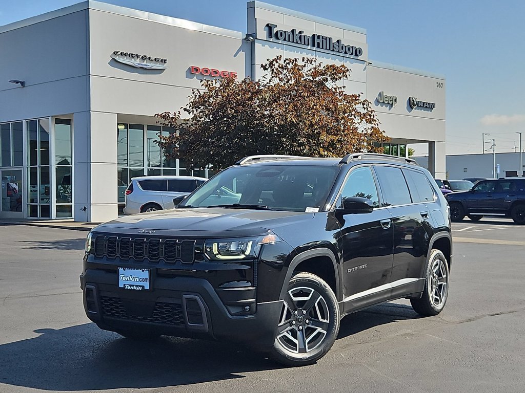New 2026 Diamond Black Crystal Pearl-Coat Exterior Paint Jeep Limited image 2