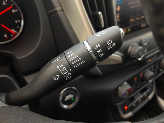 Used 2023 White GMC Denali image 17