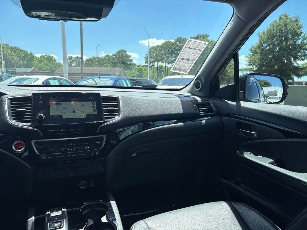 Used 2021 Silver Honda Touring image 10