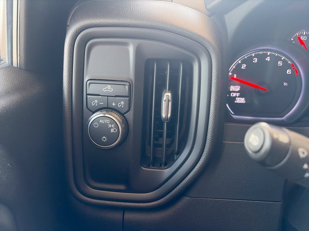 2023 Chevrolet Silverado 1500 Custom - Photo 18