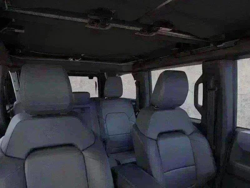 New 2026 Avalanche Gray Ford Big Bend image 98