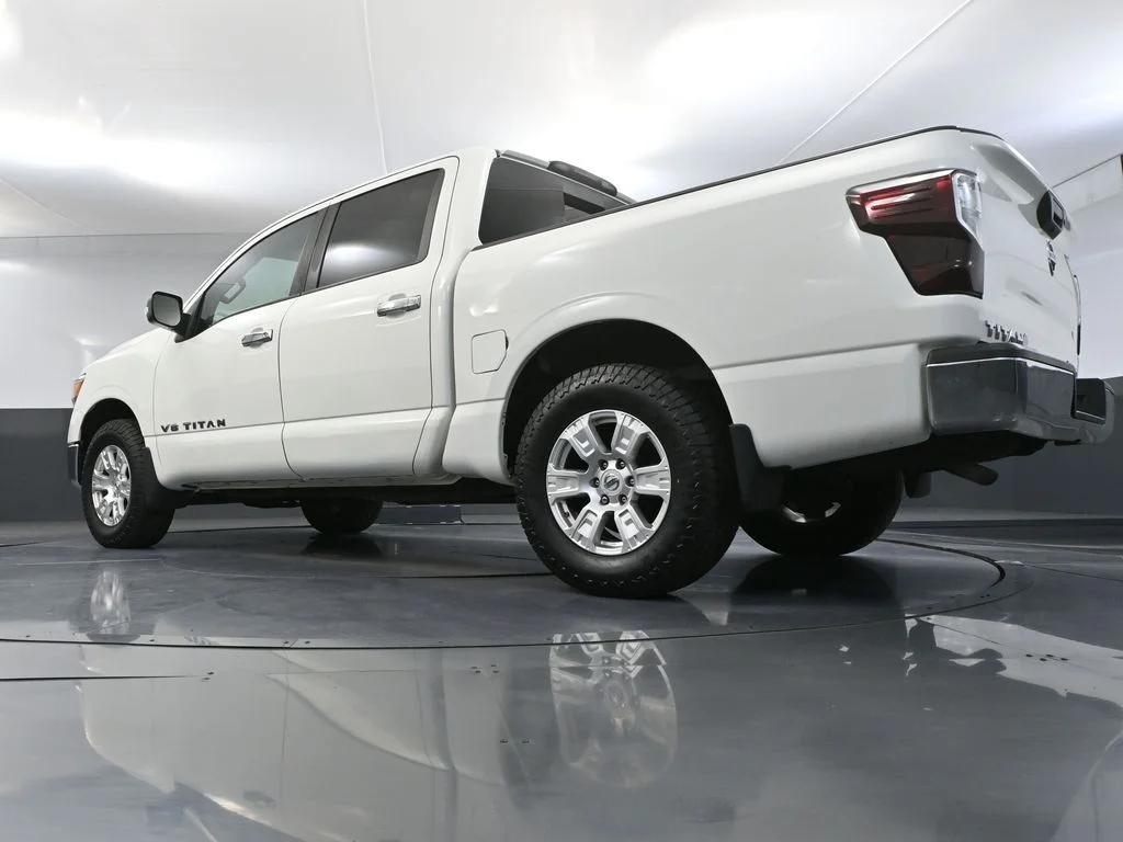 Used 2018 White Nissan SV image 45