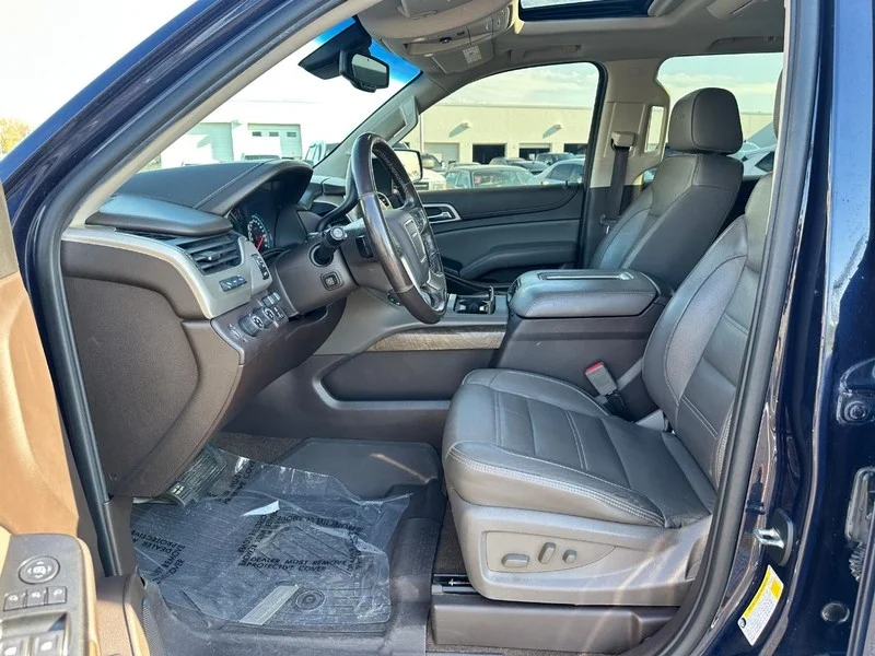 Used 2019 Dark Sapphire Blue Metallic GMC Denali image 22