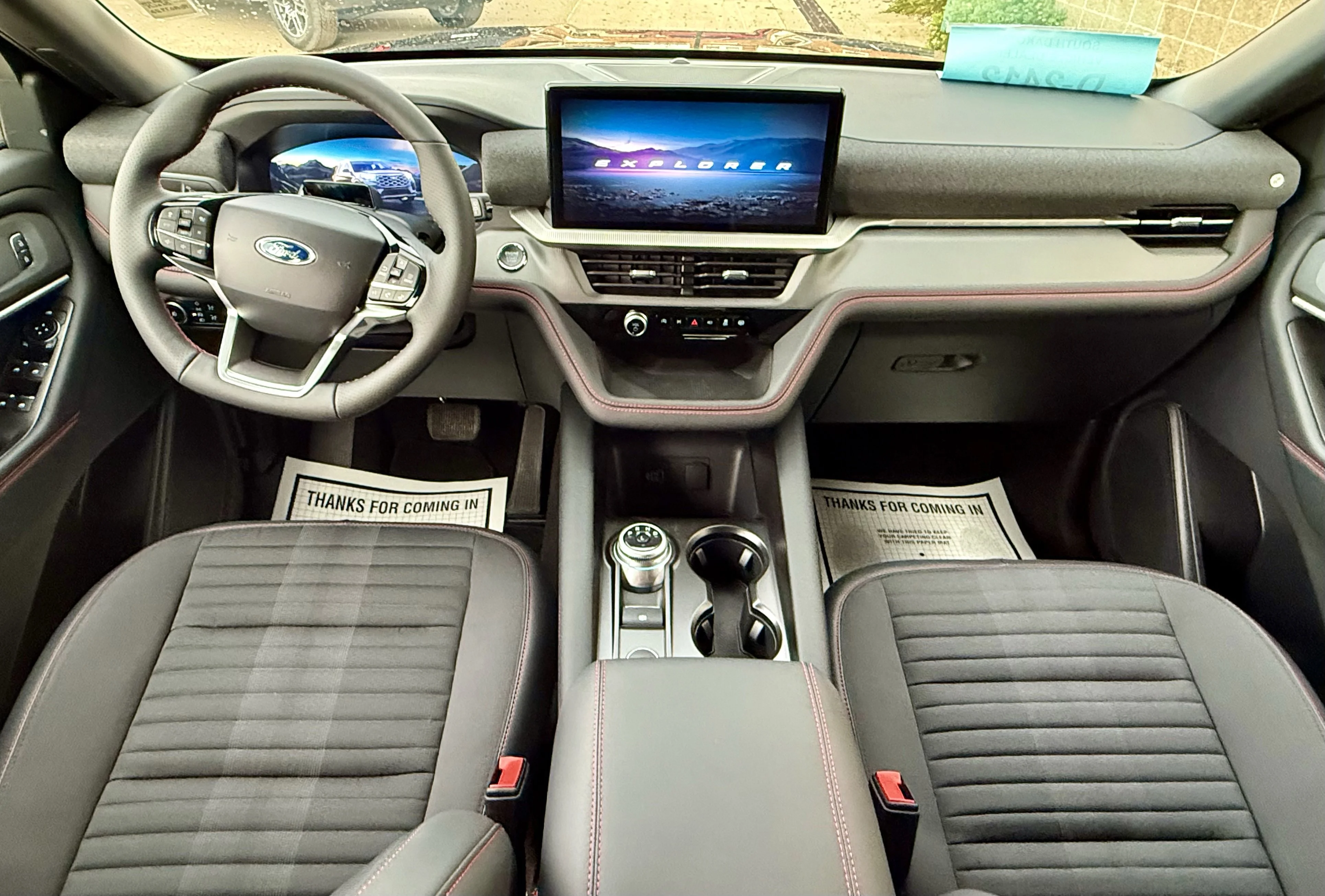 2026 Ford Explorer ST-Line - Photo 12