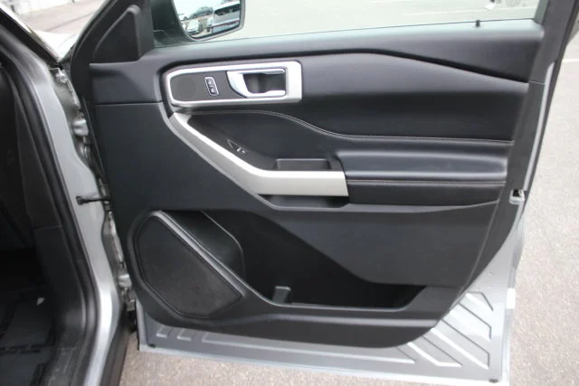 Used 2021 Silver Ford XLT image 35