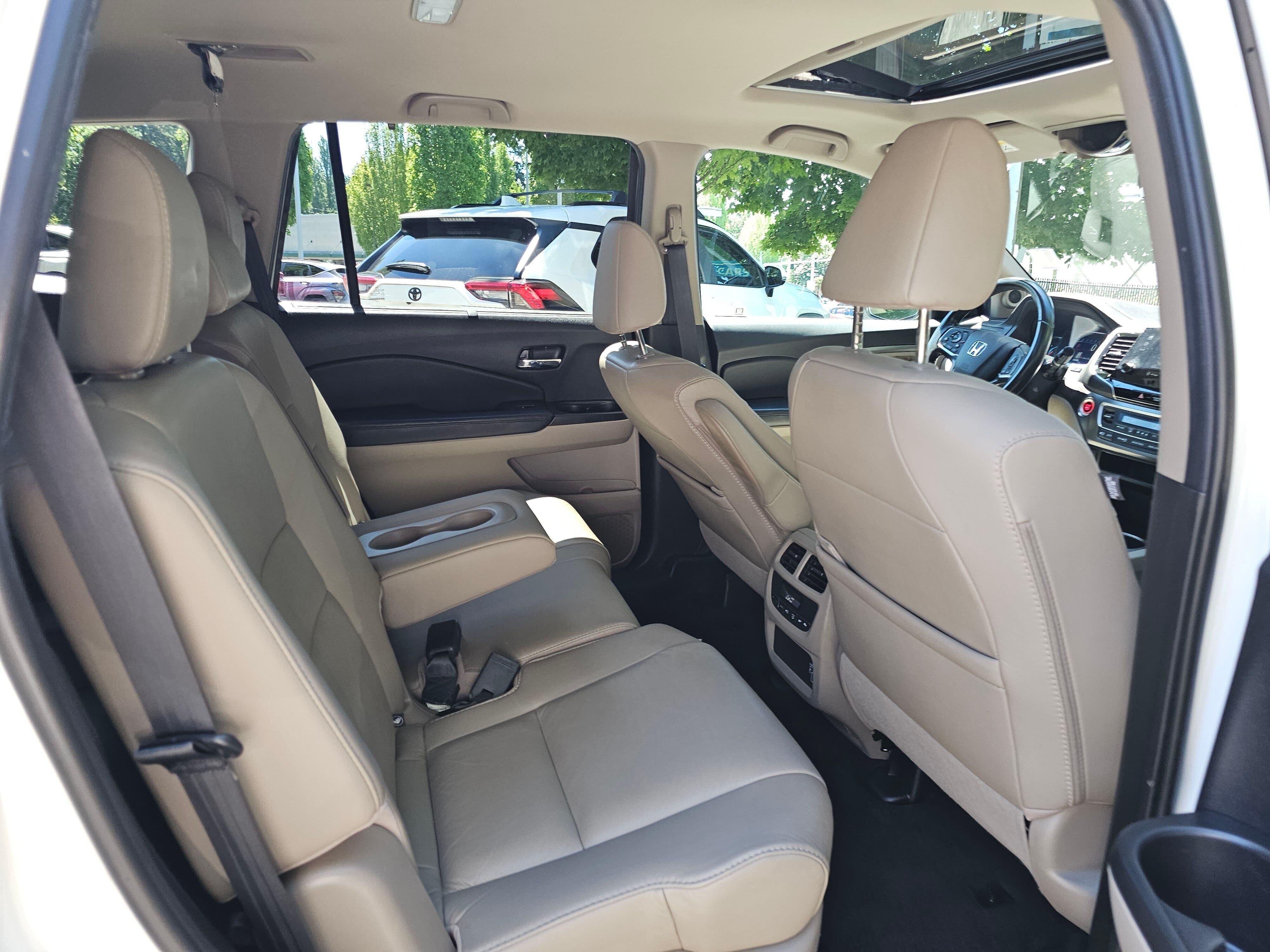 Used 2019 White Diamond Pearl Honda EX-L image 14
