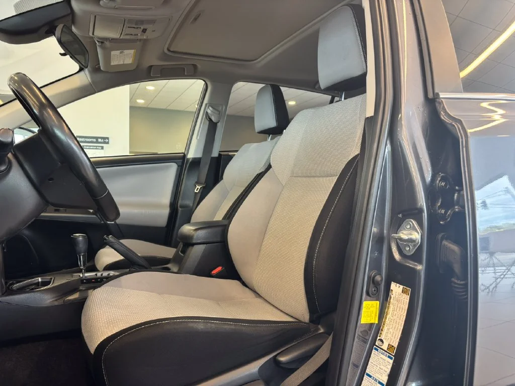 Used 2017 Gray Toyota XLE image 13