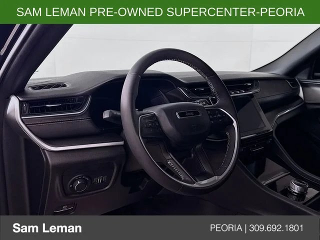 Used 2023 Black Jeep Altitude image 9