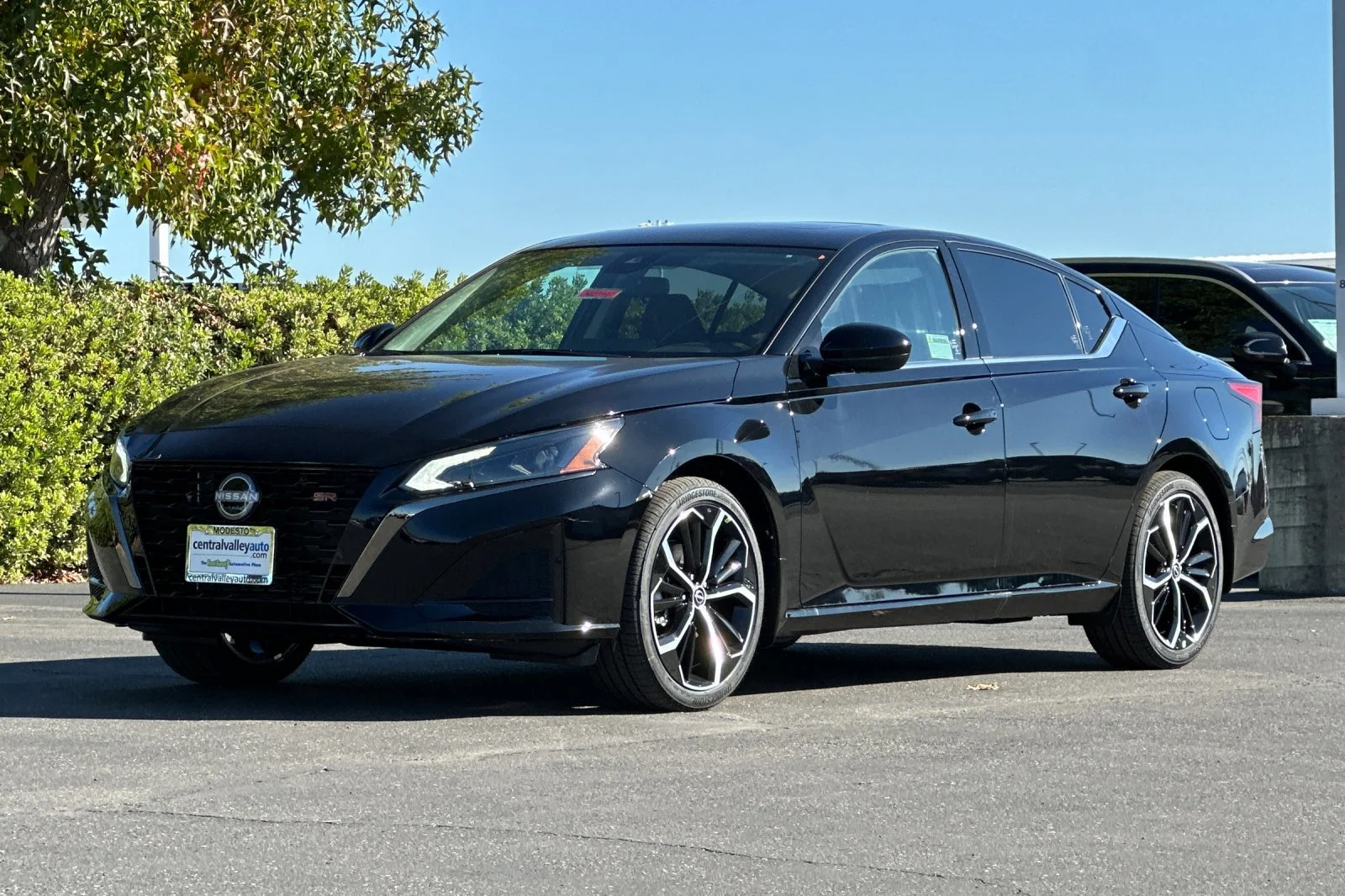 2025 Nissan Altima SR - Photo 8