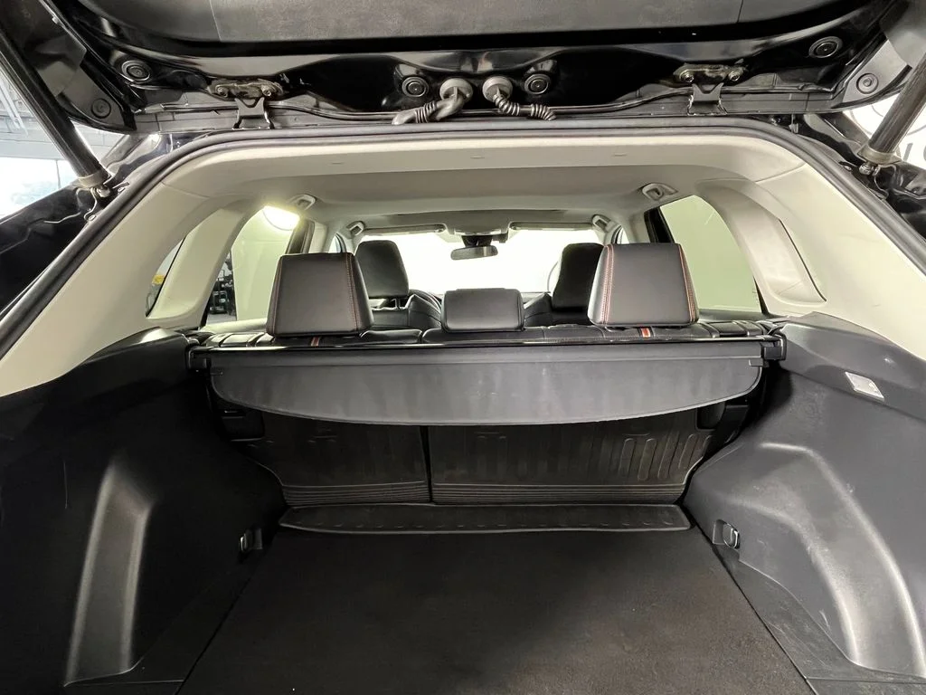 Used 2019 Black Toyota Adventure image 18