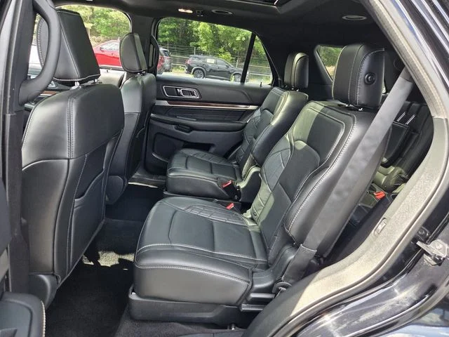 Used 2018 Black Ford Platinum image 10