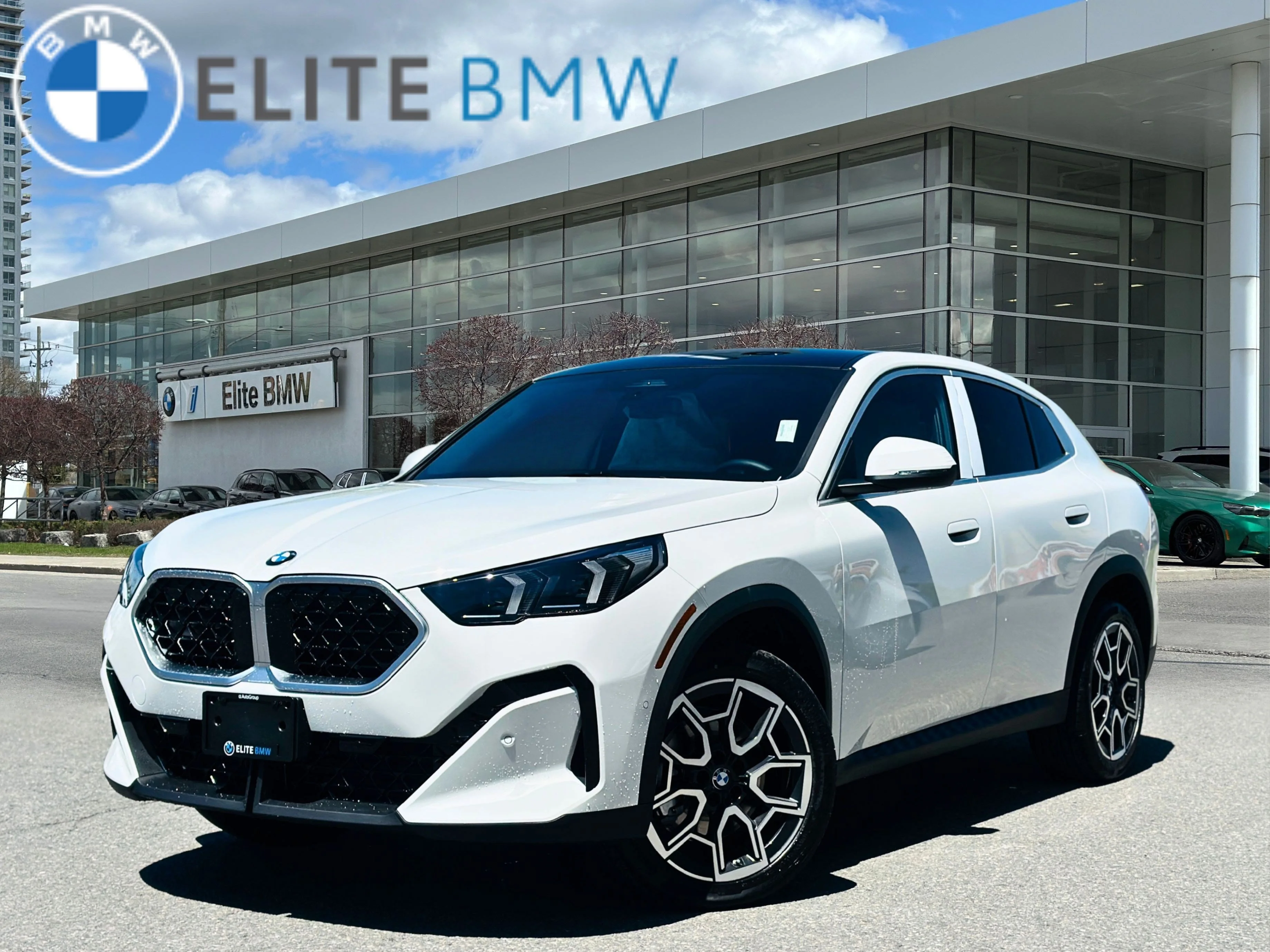 Used 2026 Mineral White Metallic BMW xDrive28i image 1