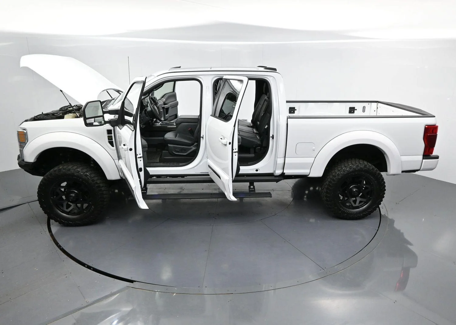 Used 2022 White Ford XL image 48