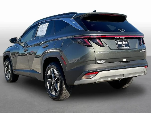 Used 2025 Gray Hyundai SEL Convenience image 5