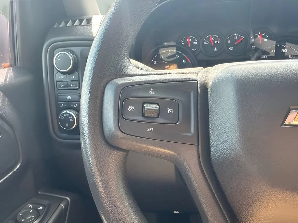 Used 2020 SHADOW GRAY METALLIC Chevrolet Custom image 14