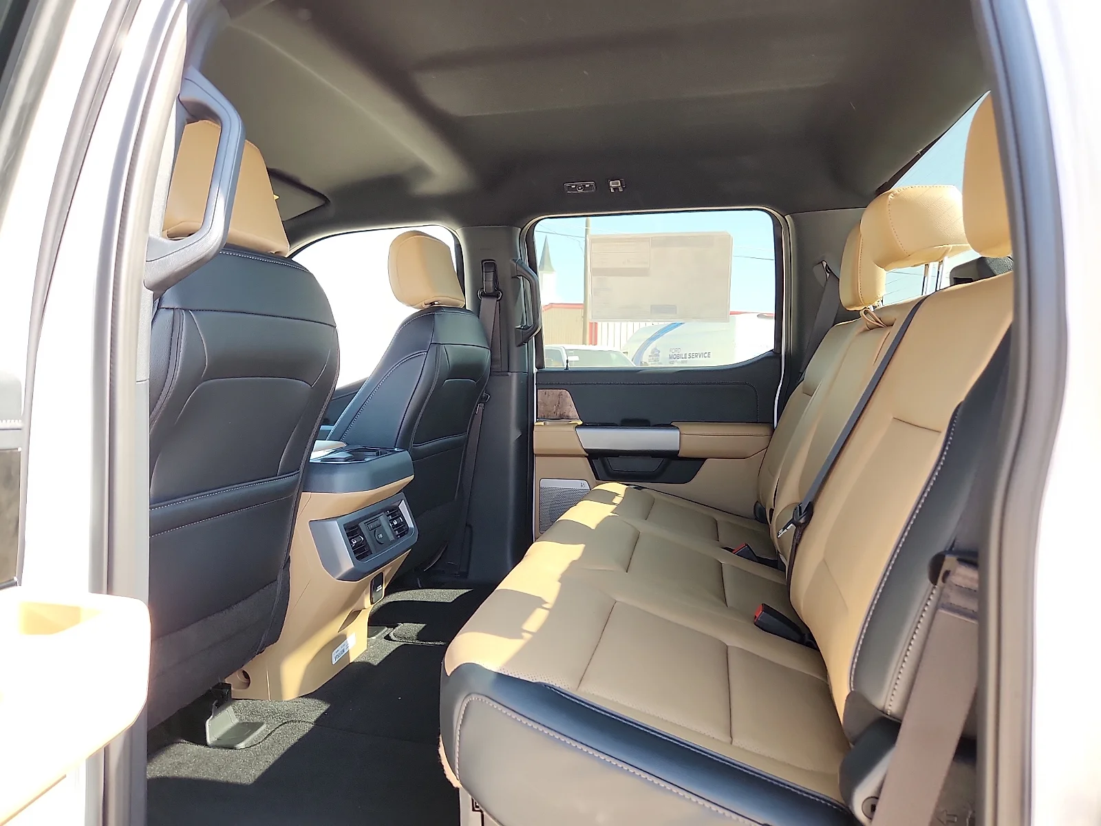 New 2026 Oxford White Ford Lariat image 18