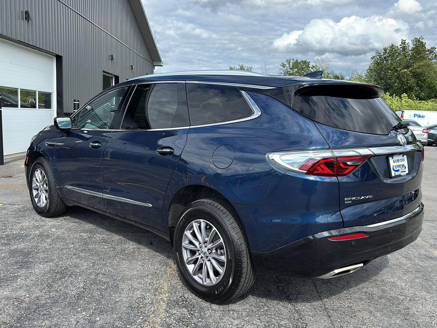 Used 2024 Emperor Blue Metallic Buick Essence image 8
