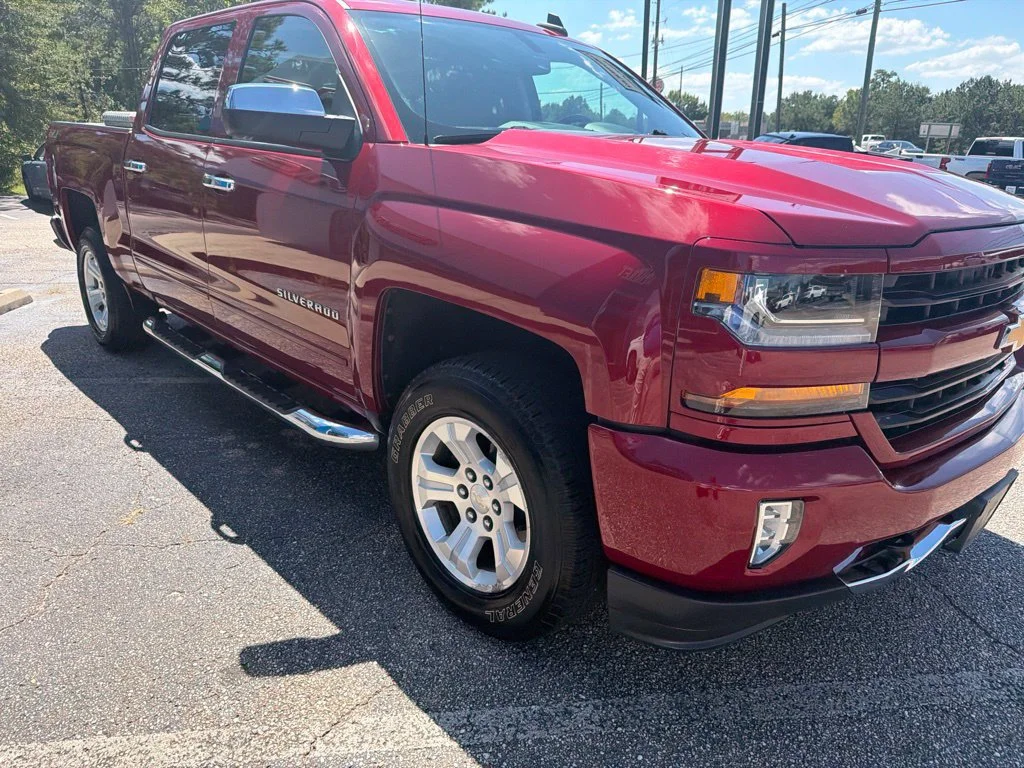 Used 2018 CAJUN RED TINTCOAT Chevrolet LT image 7
