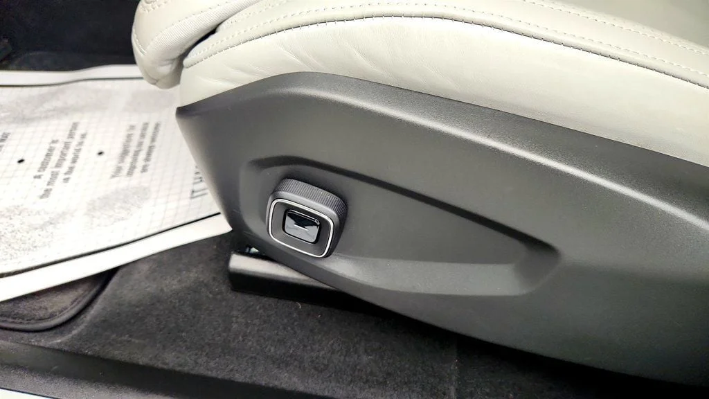 Used 2025 Snow Polestar Long Range Dual Motor w/ Performance Pack & Nappa Leather image 11