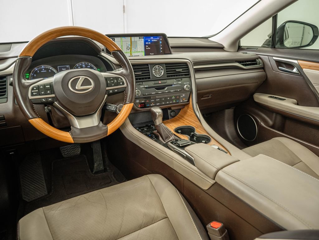 Used 2018 Eminent White Pearl Lexus RX 350L Premium image 31