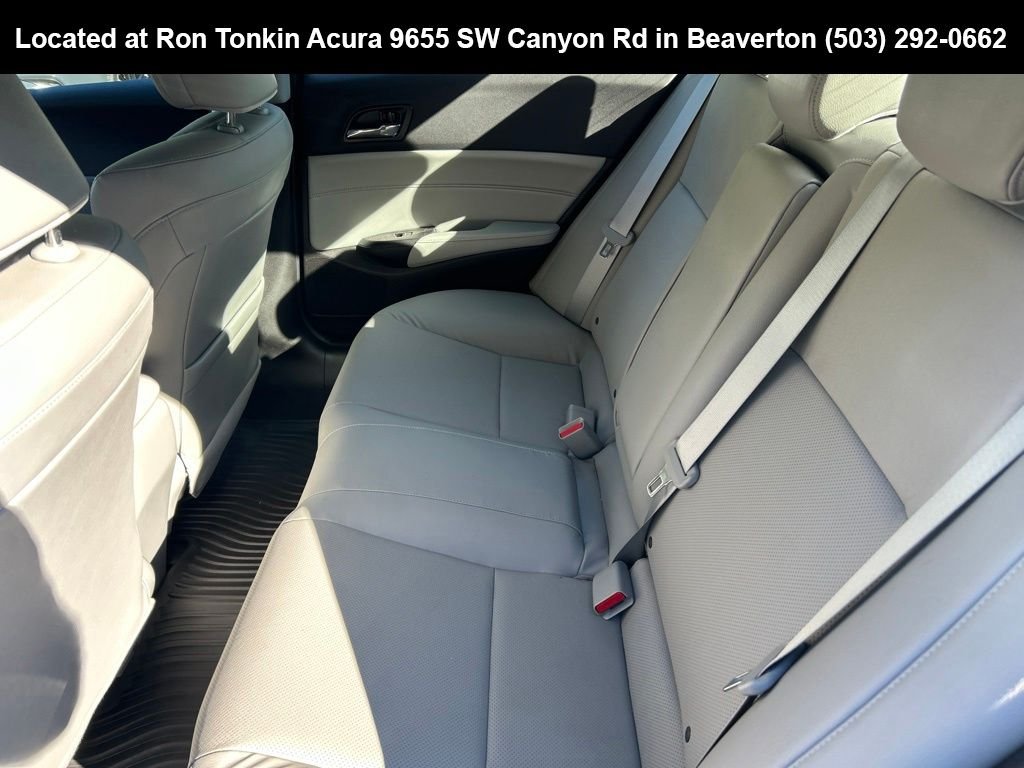 Used 2017 Lunar Silver Metallic Acura Technology Plus image 11