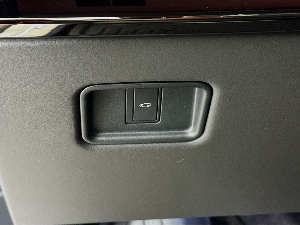 New 2026 Firenze Red Land Rover Dynamic SE image 11