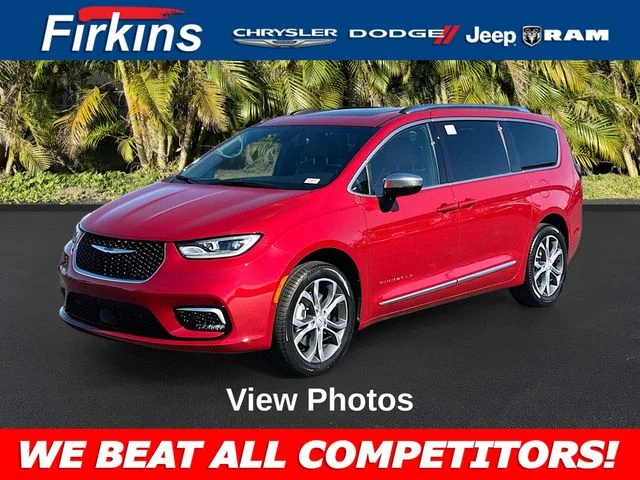 2026 Chrysler Pacifica Pinnacle AWD's photo