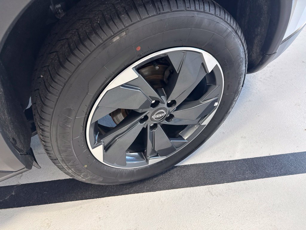 Used 2024 Silver Nissan SV image 16