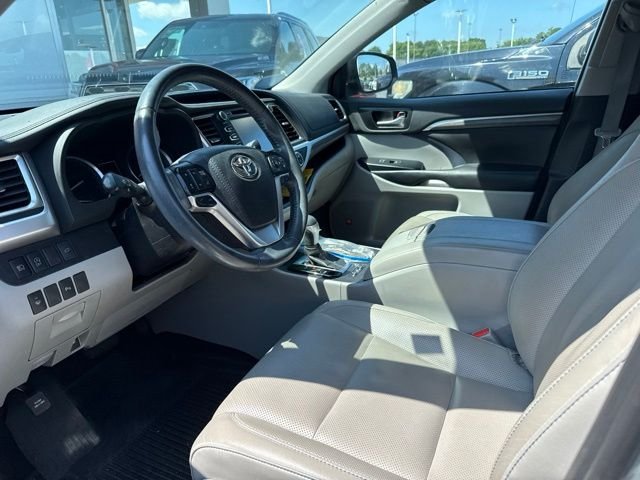 Used 2019 Silver Toyota Limited image 14