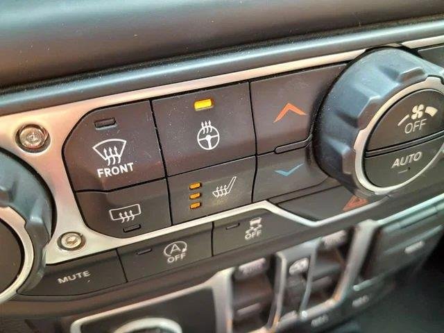 Used 2018  JEEP  image 25