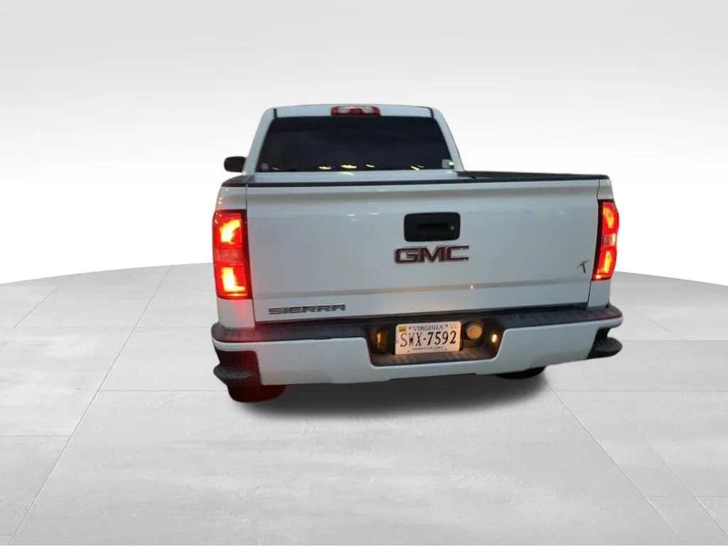 Used 2015 White GMC Base image 19