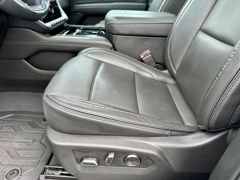 Used 2025 White GMC Denali image 15