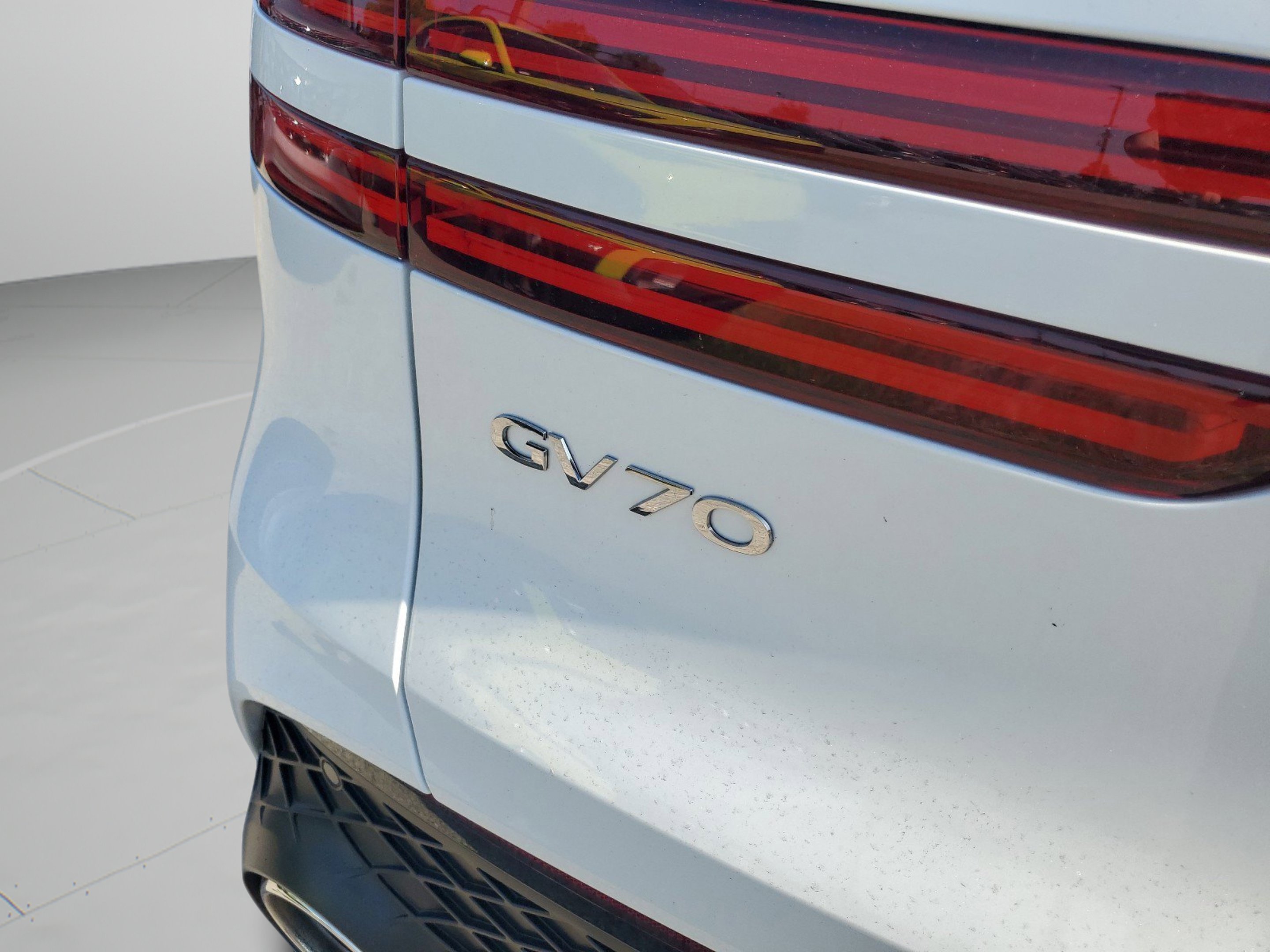 New 2025 Uyuni White Genesis 3.5T Sport image 7