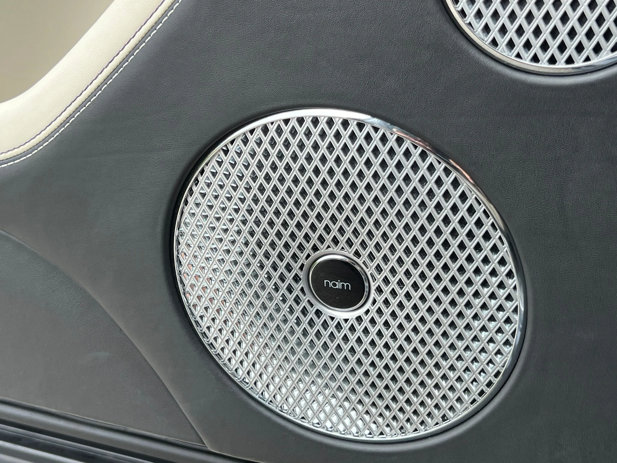 Used 2023 Blue Bentley  image 32