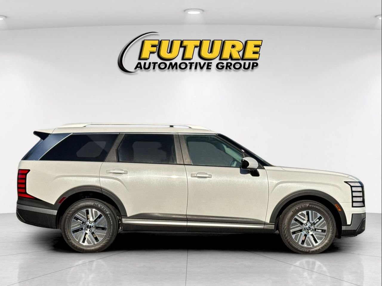 New 2026 White Hyundai SEL 8P image 2