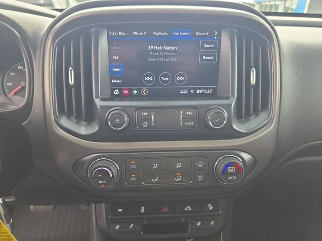 Used 2022 Onyx Black GMC AT4 - Cloth image 19