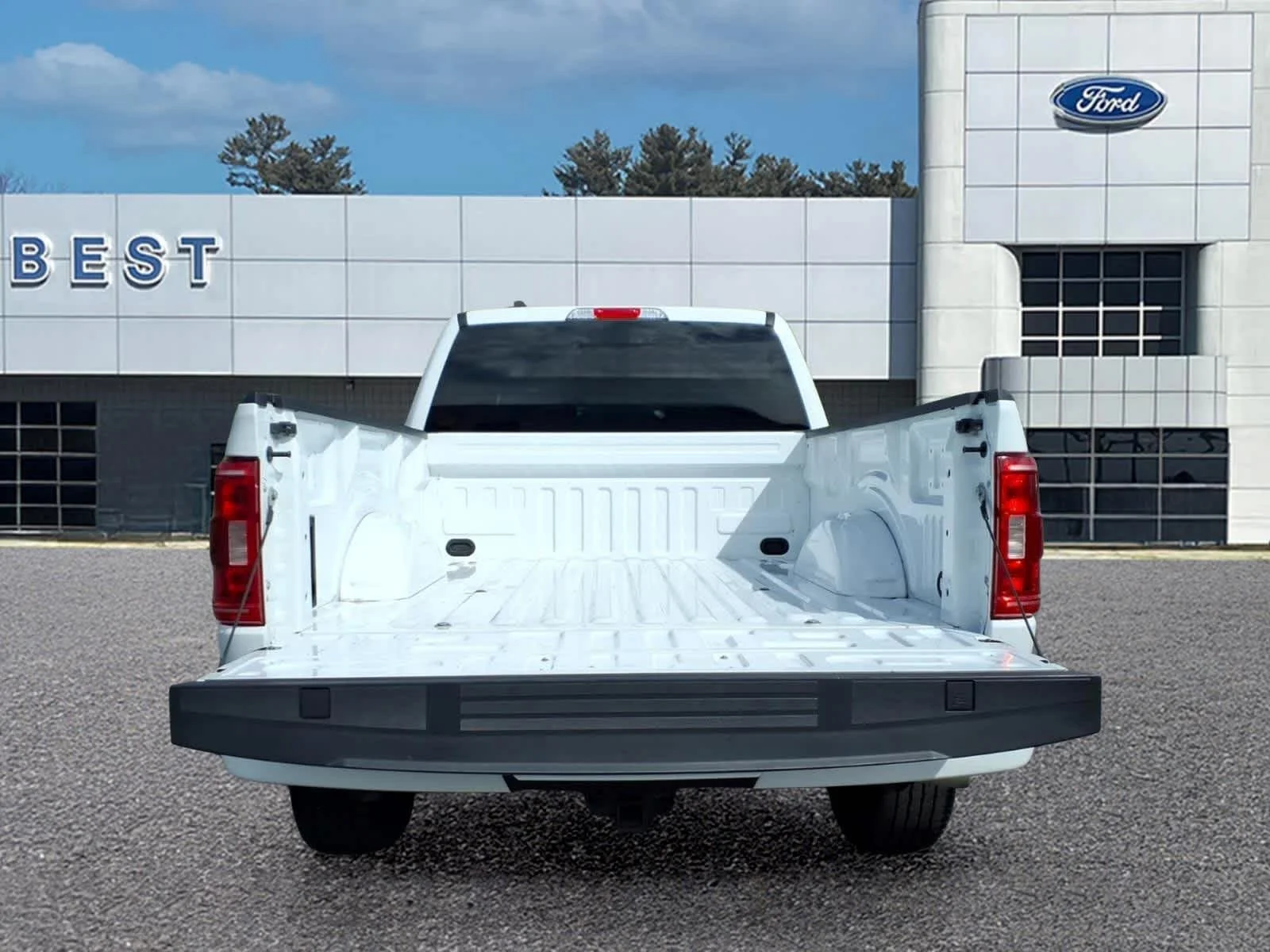 Used 2023 Oxford White Ford XLT image 6