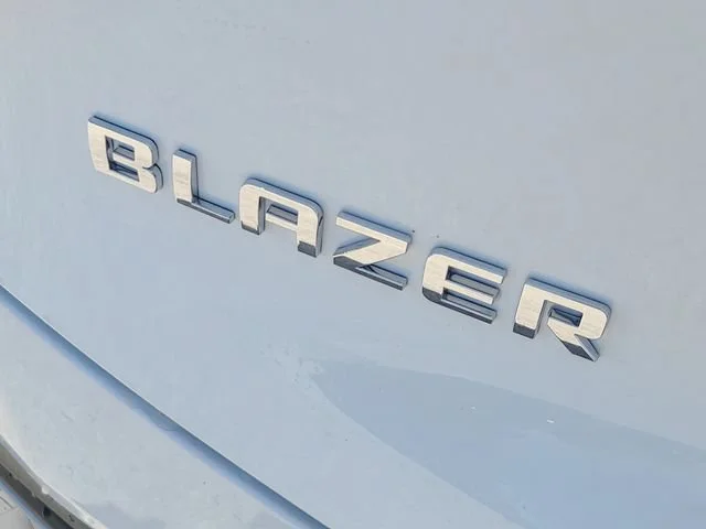 New 2026 Summit White Chevrolet 2LT image 32