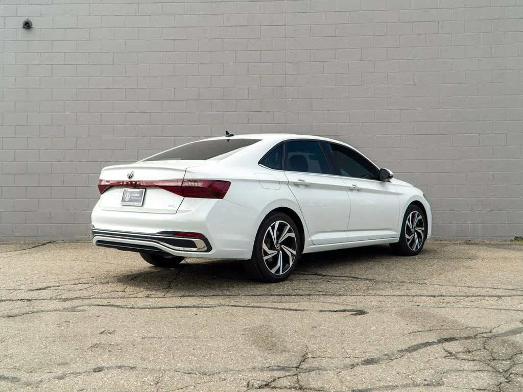 Used 2025 Opal White Pearl Volkswagen 1.5T SEL image 7