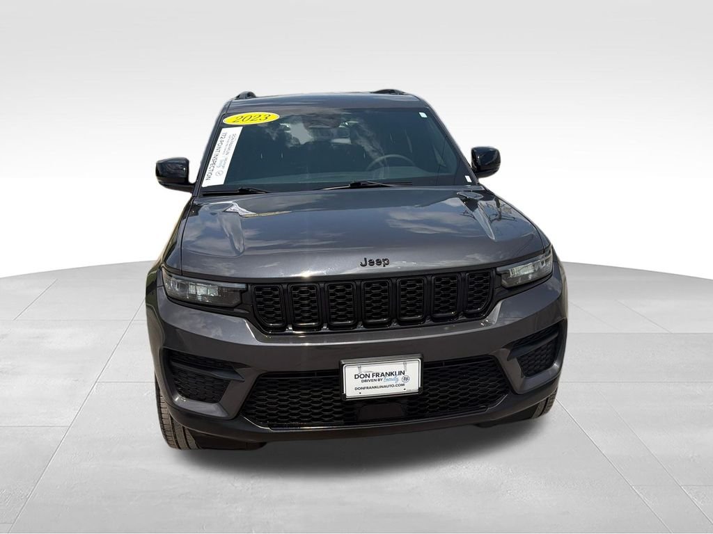 Used 2023 Gray Jeep Altitude X image 8