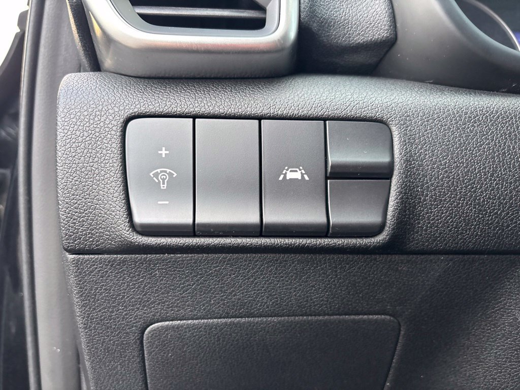 Used 2020 Red Kia LX image 13