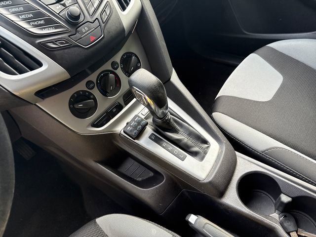 Used 2014 Sterling Gray Metallic Ford SE image 20