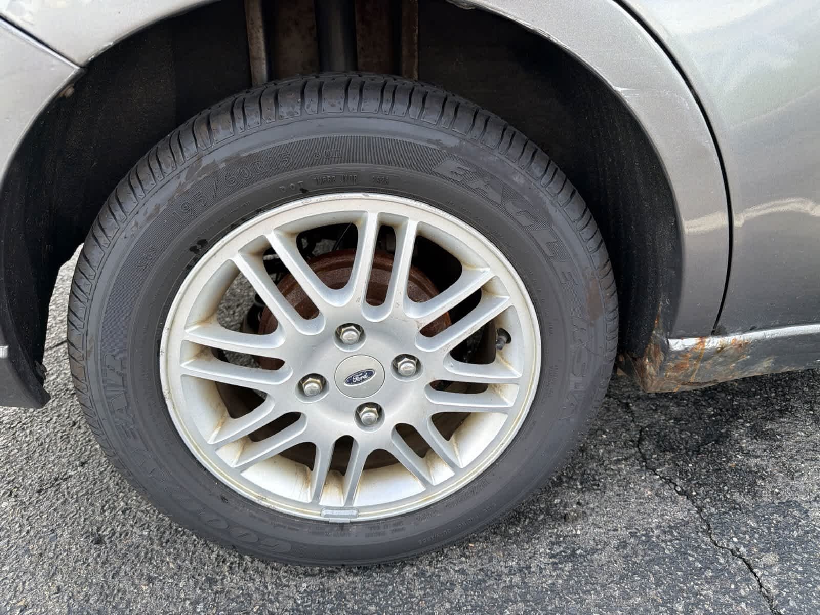 Used 2010  Ford SE image 20