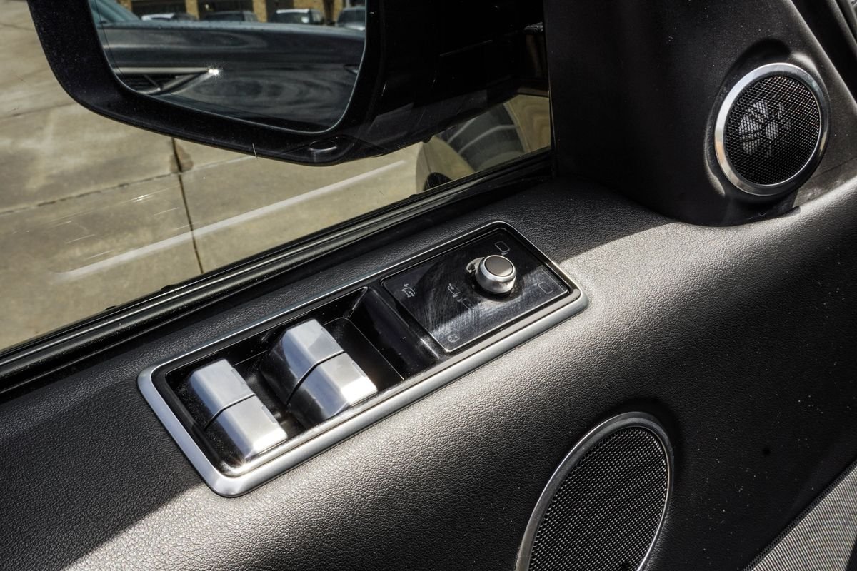 Used 2022 Silver Land Rover HSE Silver Edition image 36