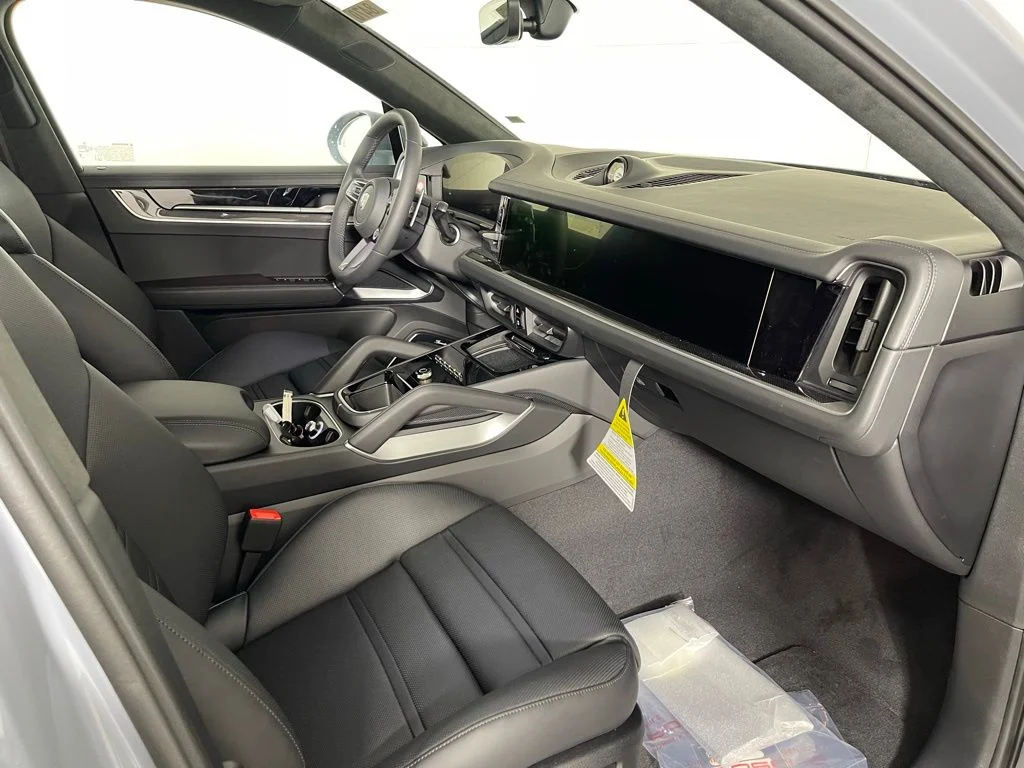2025 Porsche Cayenne Coup Turbo E-Hybrid - Photo 15
