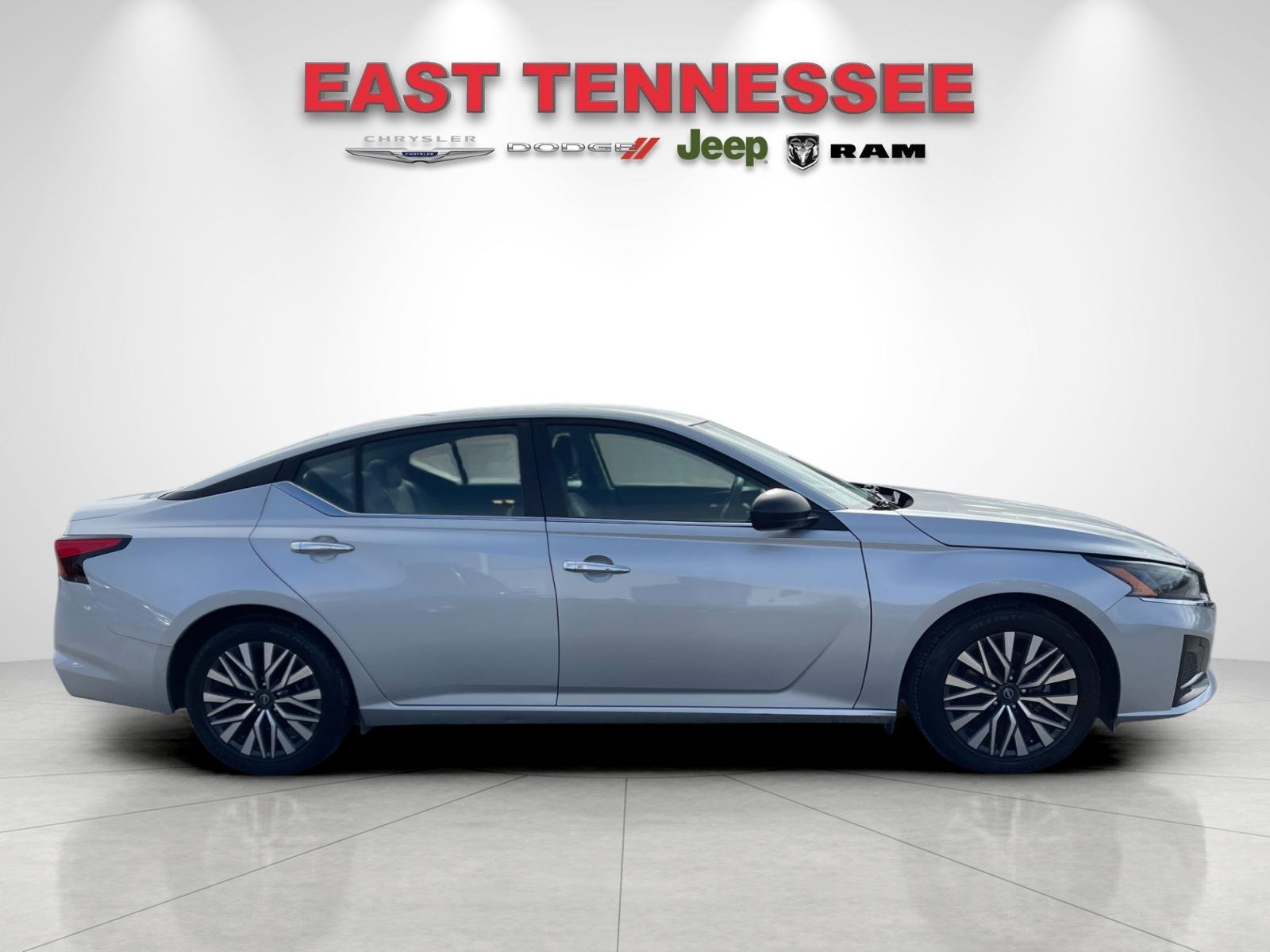 Used 2024 Nissan Altima SV with VIN 1N4BL4DV5RN339985 for sale in Crossville, TN