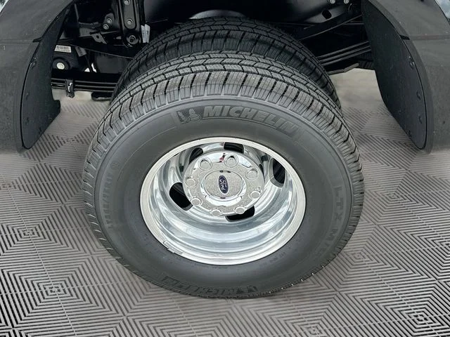 New 2026 Black Metallic Ford Platinum image 20