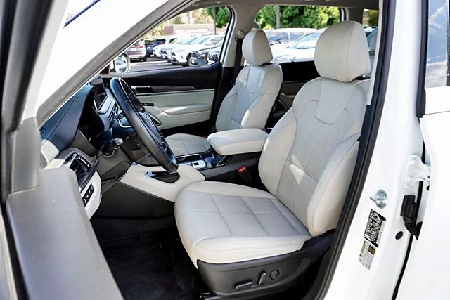 Used 2021 White Kia EX image 14